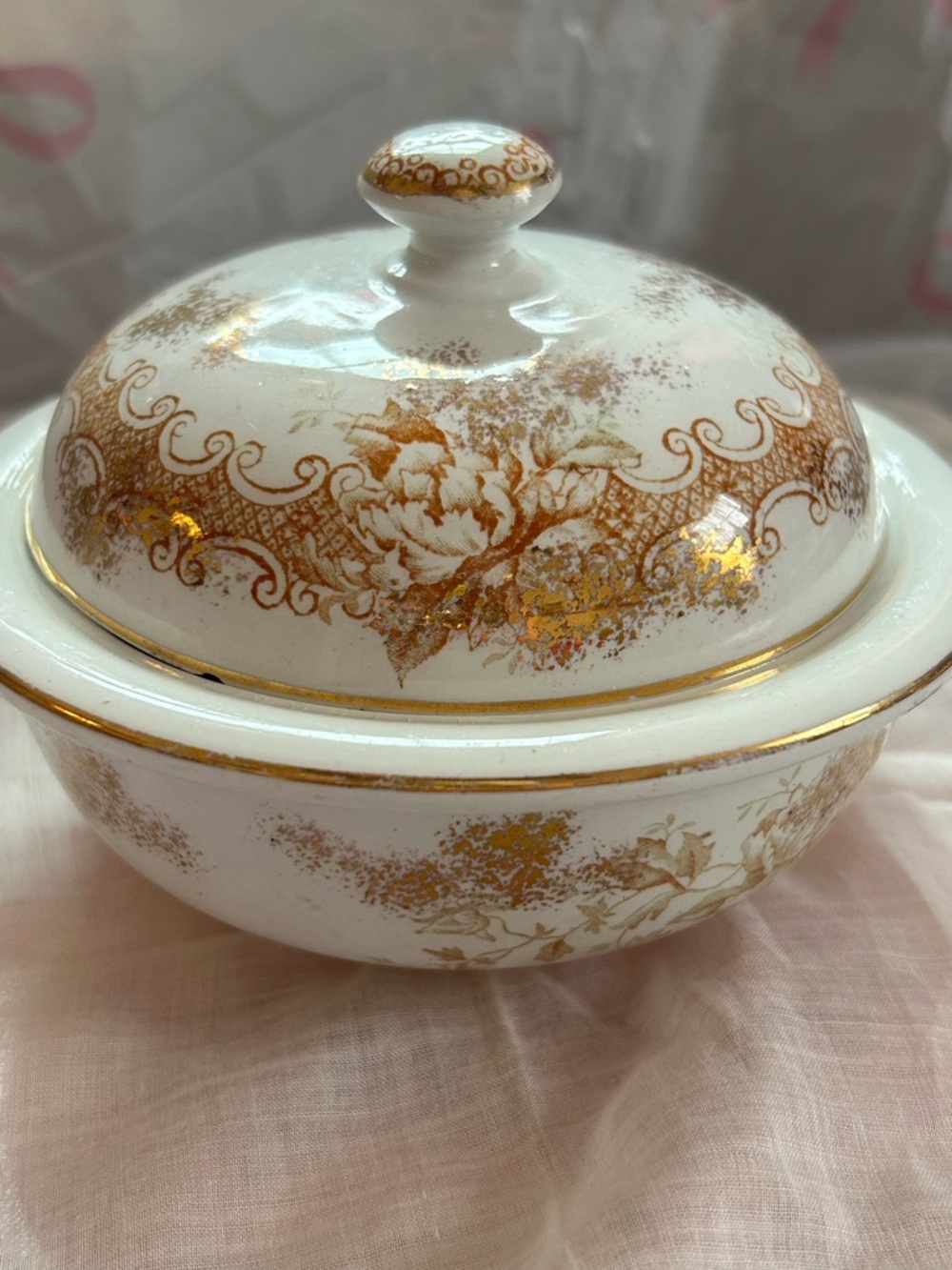 Vintage Sherwood England Juice bowl or Soap Dish Porcelain Covered 3 piece gold
